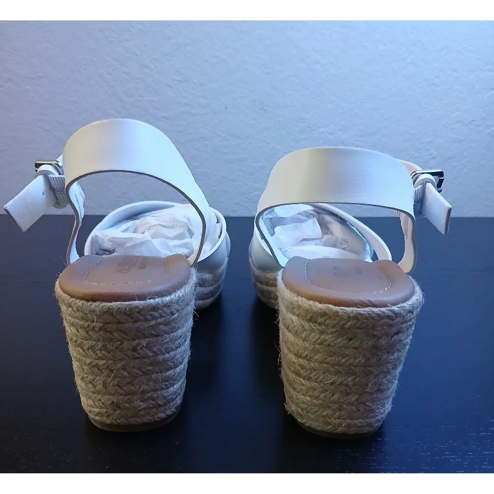 Cushionaire Memory Foam White Vegan Leather Espadrille Wedge Sandals Womens 8.5M